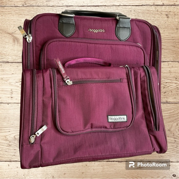 Baggallini Bags Baggallini Rolling Carry On With Handle And Dopp